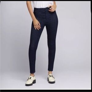 Current Elliot The Borderline Dark Wash Skinny Ankle Jeans. Size 28.